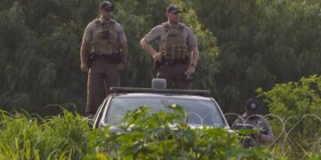 Baja a la mitad la cantidad de migrantes que cruzan la frontera a EU: Patrulla Fronteriza