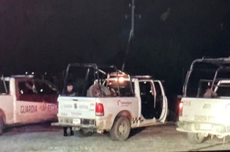 Muere policia de la FGR en emboscada y otra cinco agentes salen heridos