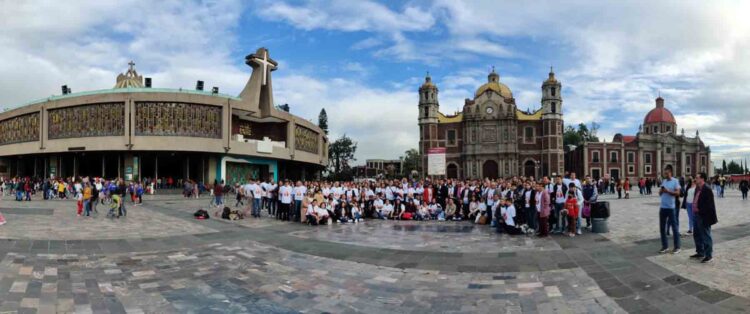 Comunidad universitaria de la UAG visita la Basílica de Guadalupe