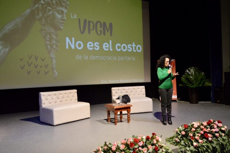 Imparten conferencia para erradicación de la violencia política en razón de género