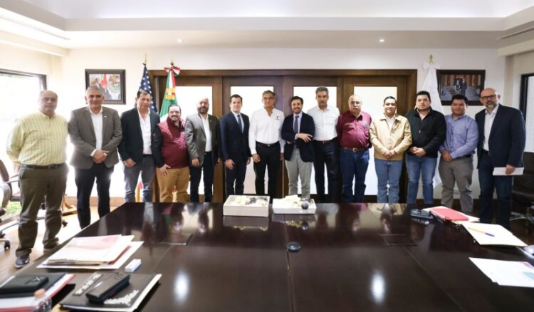 Acuerdan Américo y grupo azucarero Pantaleon fortalecer Ingenio El Mante