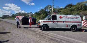 Alerta: Circulación obstruida en dos carriles de la Carretera Federal 180