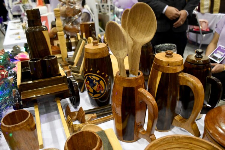 Artesanías hechas en CEDES forman parte del Segundo Bazar ‘’Un DIFciembre para Recordar’’