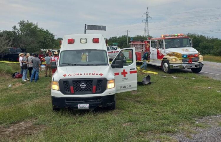 Saldo de 13 personas lesionadas y una fallecida en fuerte choque