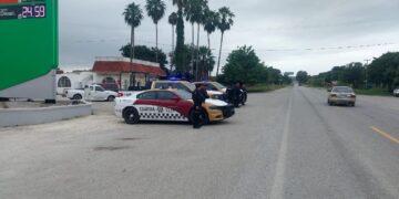 Guardia Estatal mantiene proximidad con visitantes y viajeros de Llera