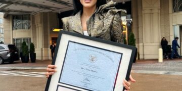 Dra. Tania Medina recibe reconocimiento de La Casa Blanca en Washington, DC