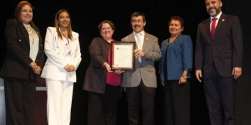 Recibe la UAT reconocimientos a la calidad educativa
