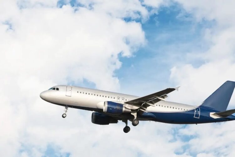 Avión aterriza de emergencia en Los Ángeles; se dirigía a la Ciudad de México