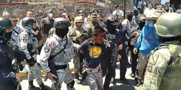 Golpean y casi linchan a Ana Rosa Diaz Aguilar, quien secuestro y mato a Camila de 8 años