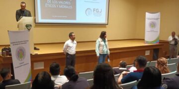 Capacitan a funcionarios en el tema “Derechos de las víctimas del delito y fortalecimiento de los valores éticos y morales”.