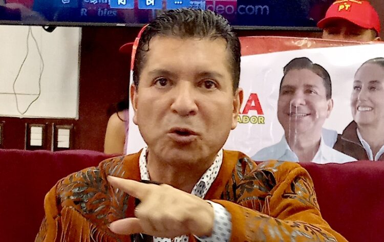 Políticos corruptos quieren seguir el poder: Chavira Martínez