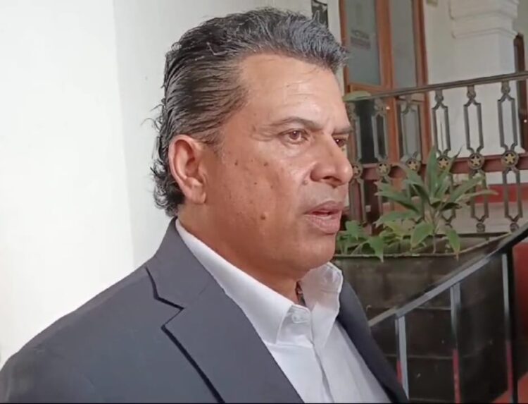 Solicitará Lalo Gattás dos permisos para ausentarse del cargo