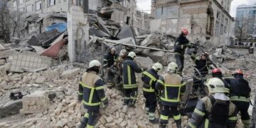 Kiev sufre tercer bombardeo en cinco días tras incremento de ataques de Rusia