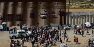 Supremo de EU da vía libre a Texas para detener y expulsar a migrantes