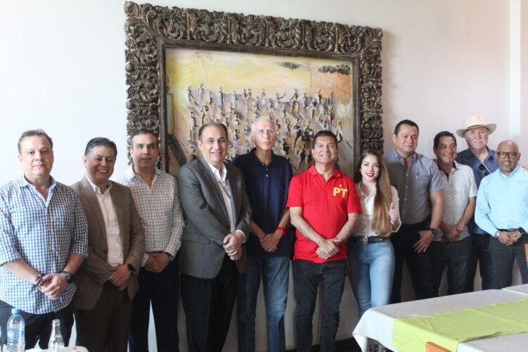 Cendy Robles se reúne con transportistas y agentes aduanales en Nuevo Laredo