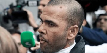 Dani Alves sale de prisión
