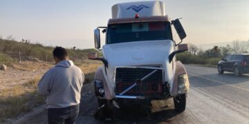 Choque de tractocamiones en Carretera Federal 101
