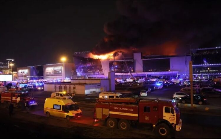 Dan cifra preliminar de muertos y heridos en ataque a sala de conciertos de Moscú