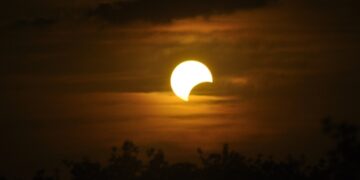 NASA da consejos para ver el eclipse solar, que no se repetirá en 300 años