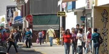 Trabajadores en México enfrentan dificultades de salud y salarios