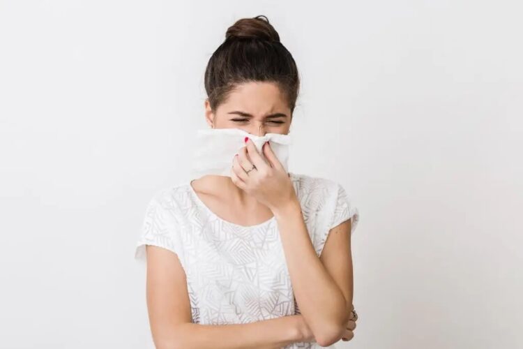 ¿Qué es la gripe solar, resfriado que afecta durante temporada de calor?