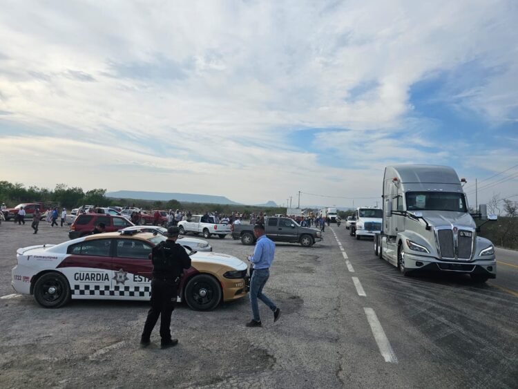 Aviso: Se libera la circulación en Carretera Federal 81