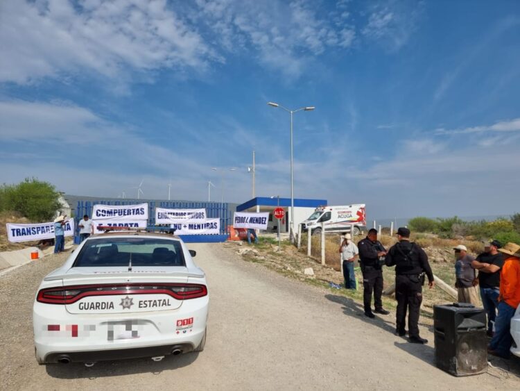 Manifestación pacífica de ejidatarios en Llera