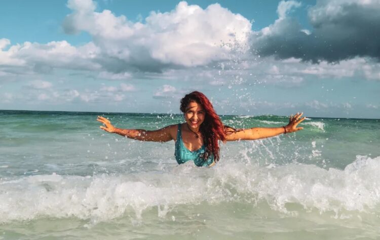 Así afecta el mar a cada color de tinte en el cabello