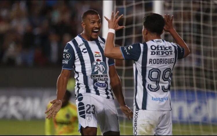 Con goleada, Pachuca avanza a cuartos de final de Concachampions