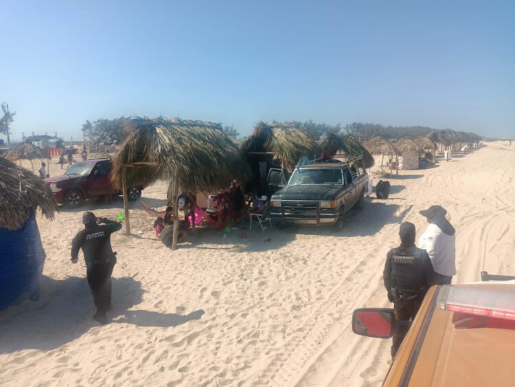 Por seguridad, retiran vehículos y camionetas de La Pesca