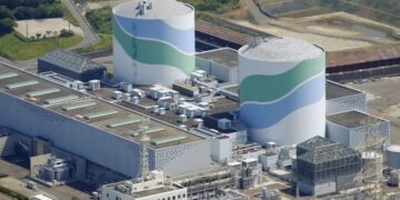 Sismo de magnitud 5.8 en Fukushima obliga a suspender vertido de agua radioactiva