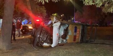 Frente a soriana Palmas maromean policias
