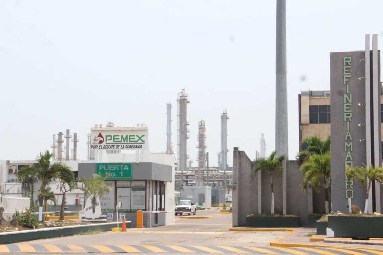 Gobernador de Tamaulipas lanza reto a Xóchitl Gálvez sobre refinería