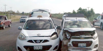 Choque de taxis deja personas lesionadas en Carretera Victoria-Monterrey