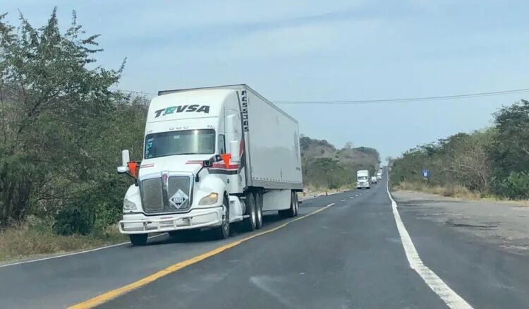 Crece robo a transportistas pese a aumento de seguridad en carreteras, reconoce GN