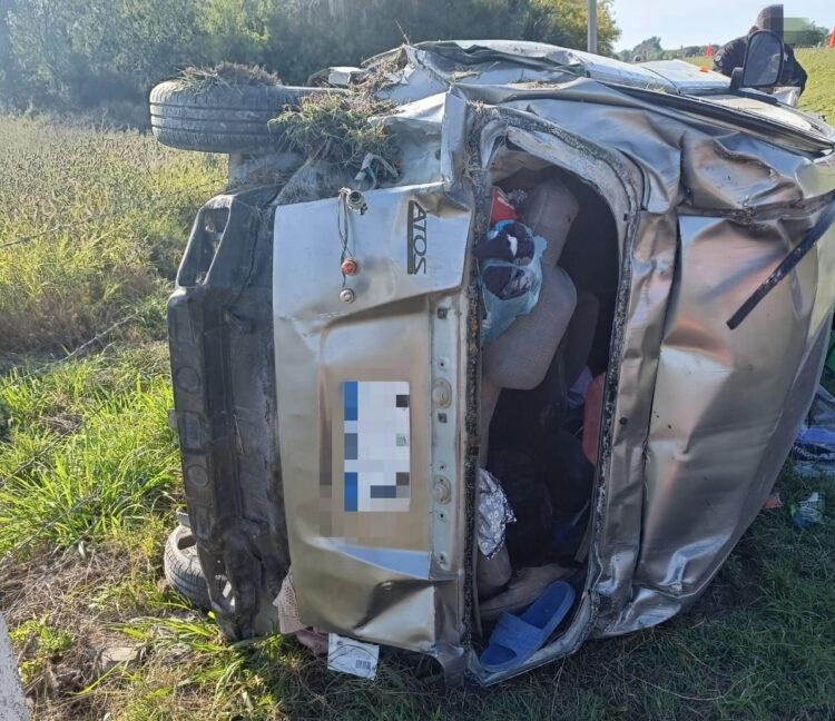 Volcadura deja personas lesionadas en Carretera Federal 83