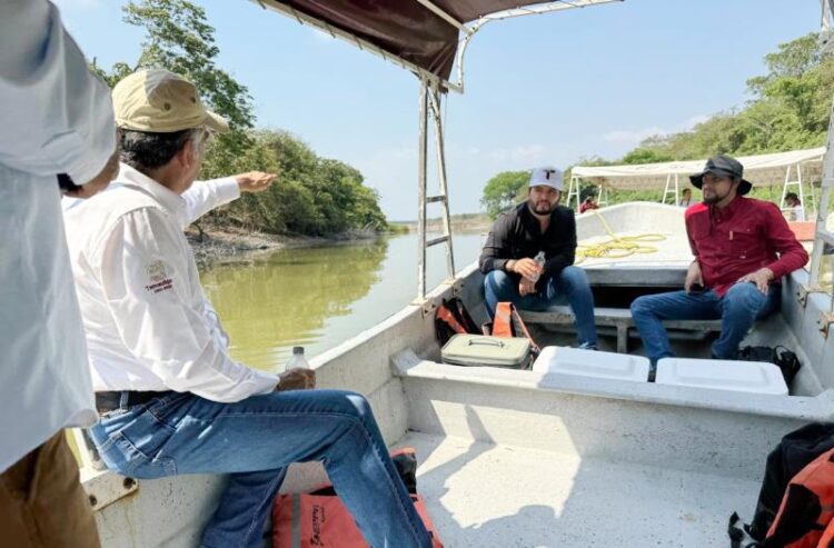Supervisa Américo trabajos de dragado en el sistema lagunario en el sur de Tamaulipas