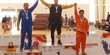 Cuelga bronce Grimany para la UAT en Luchas Universitarias