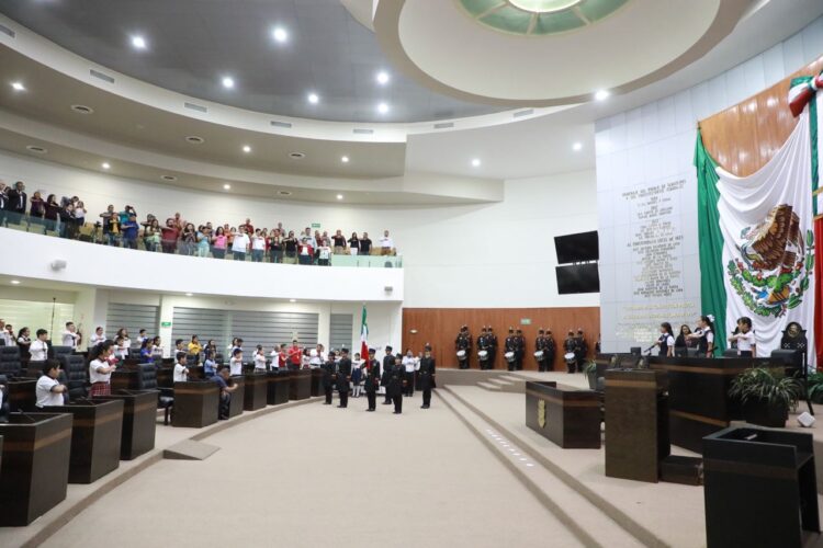 Diputados por un día alzan la voz en contra el bullying y en favor del medio ambiente