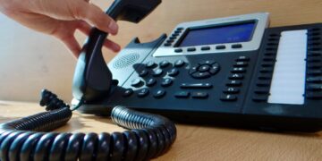 Exhorta Contraloría Gubernamental a no ser víctima de extorsiones telefónicas