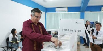 Américo emite su voto y exhorta a las y los tamaulipecos a sufragar