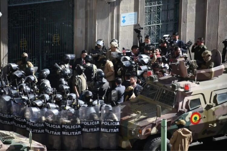 Bolivia denuncia que hay un “golpe de Estado”