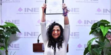 Votación histórica de 737 mil votos respaldan a Olga Sosa Ruíz, recibe constancia de senadora electa