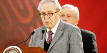 No existe peligro en la ingesta de pollo o derivados tras supuesto caso de gripe aviar: Ssa