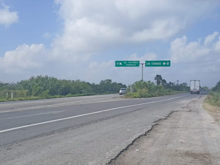 Guardia Estatal mantiene vigilancia en Carretera Federal 101a la altura de la bodega de sorgo Las Higuerillas