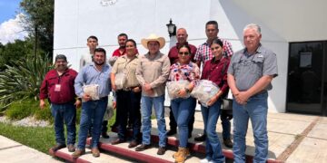 Equipa Gobierno del Estado a personal de inspección y movilización