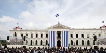 Nayib Bukele es investido para un segundo mandato consecutivo en El Salvador