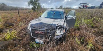 Personas resultan lesionadas en volcadura en Carretera Federal 180