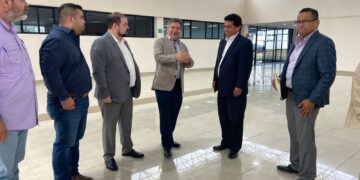 Estrecha Universidad Tecnológica de Nuevo Laredo vínculos con Asociación de Transportistas