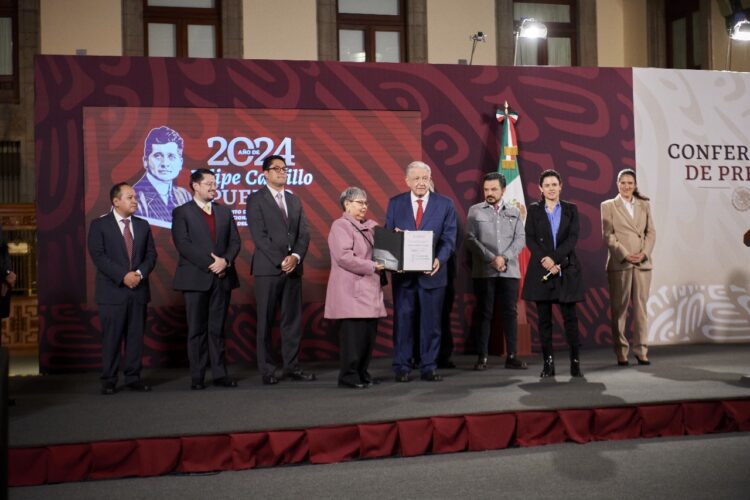 Inicia la entrega de complementos del fondo de pensiones para el bienestar